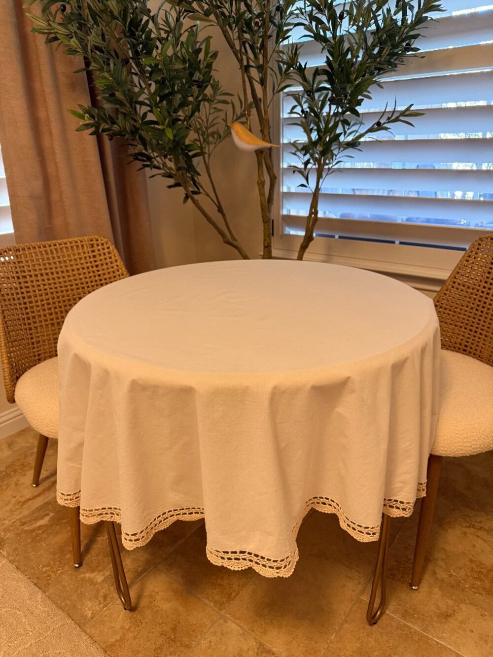 VTG Round Tablecloth with Crocheted Decorative Trim